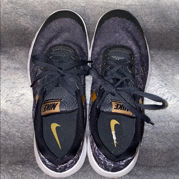 Nike Shoes - Women’s Nike Size 6.5 Nike Shoes - Women’s Nike Size 6.5